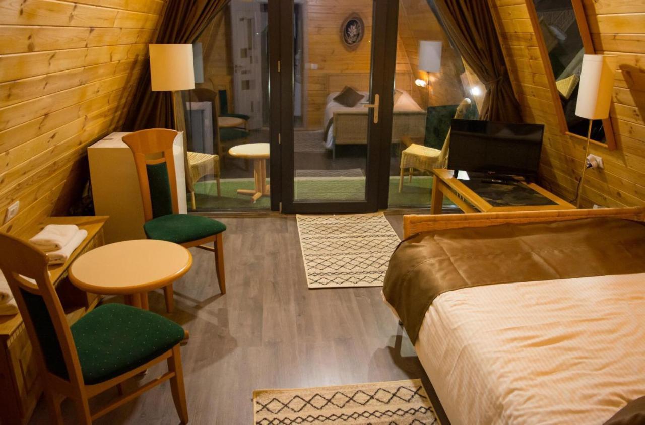 Casute Din Lemn Hotel Jiblea Veche Eksteriør billede